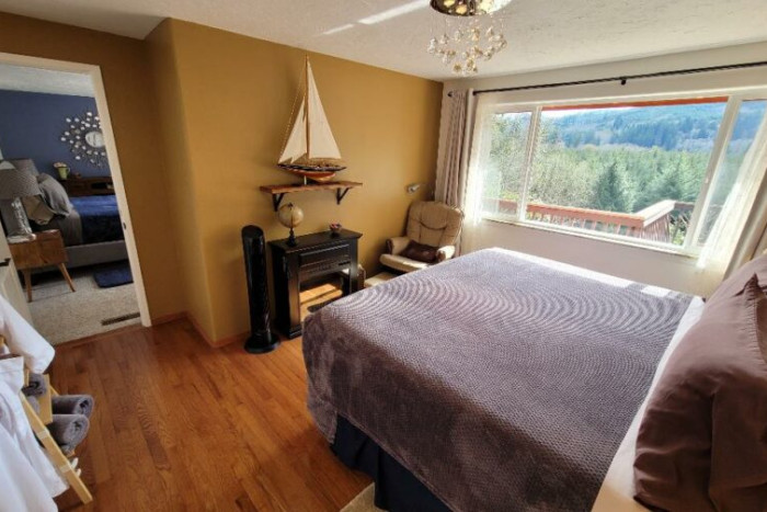 Misty Valley Inn Bed & Breakfast — Forks, WA